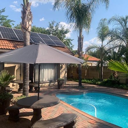Nkwasi Lodge 帕雷斯 外观 照片