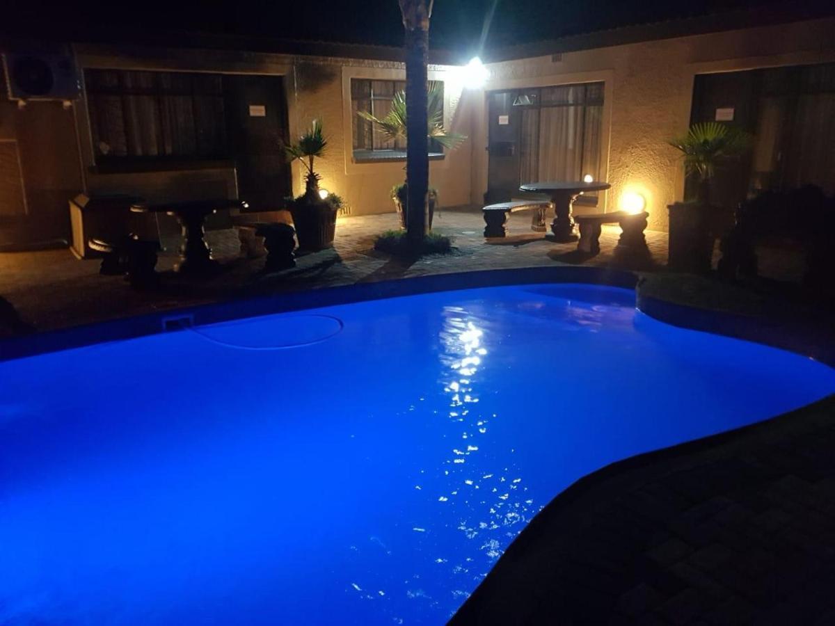 Nkwasi Lodge 帕雷斯 外观 照片