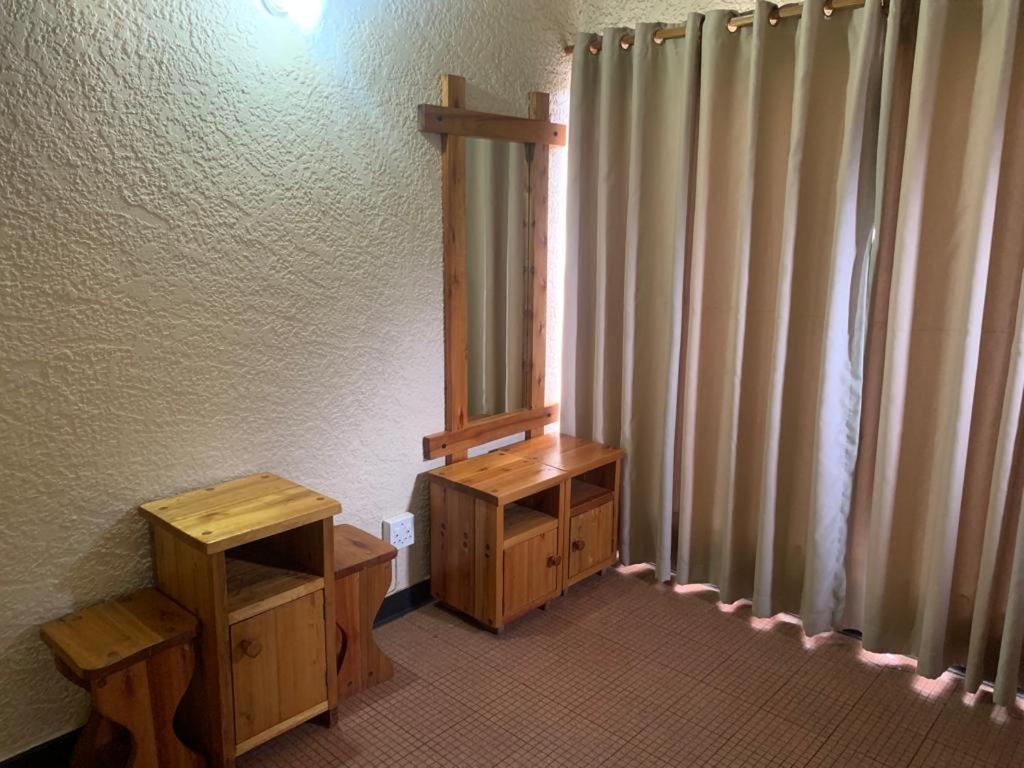 Nkwasi Lodge 帕雷斯 外观 照片
